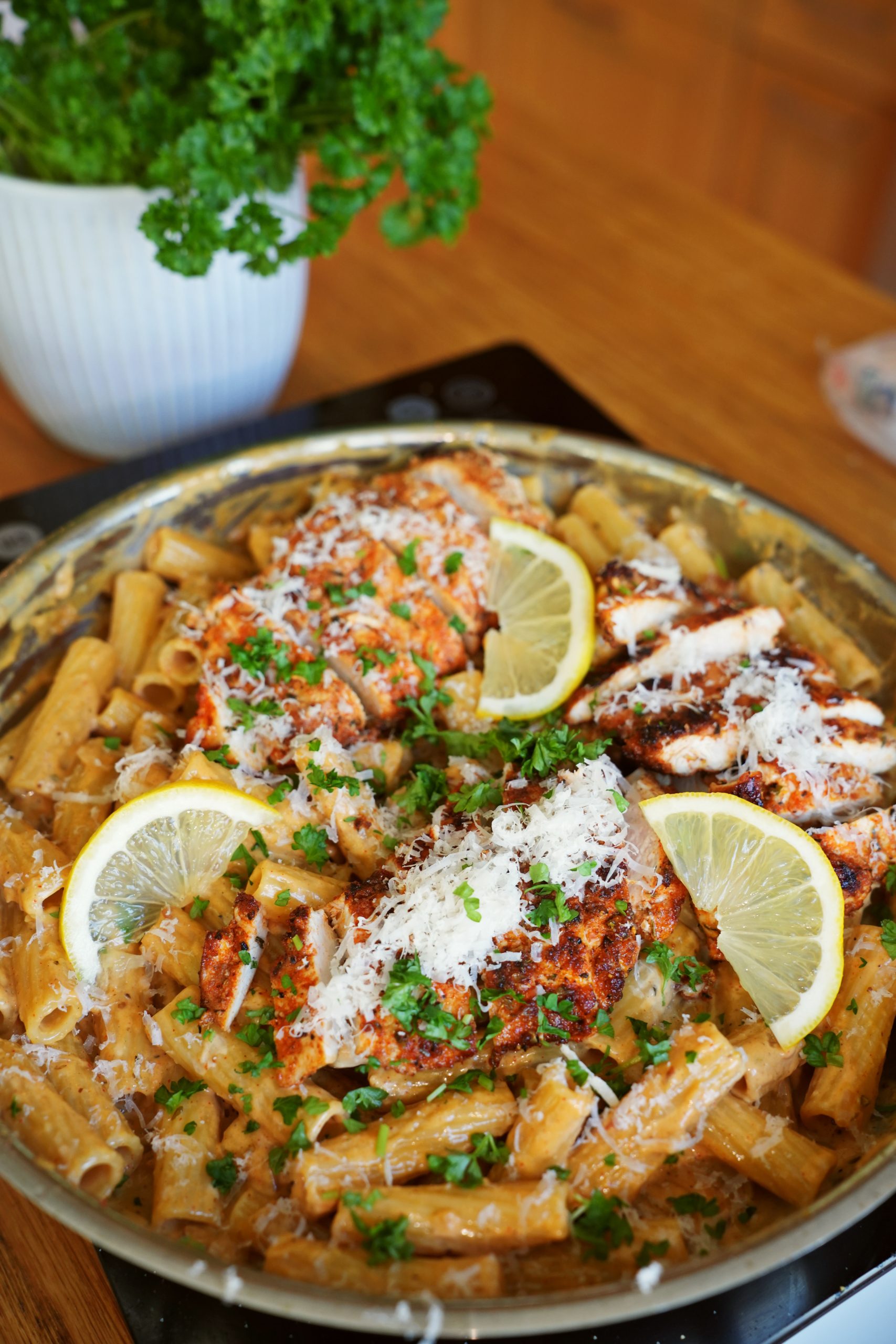 Krämig kycklingpasta med parmesan och citron